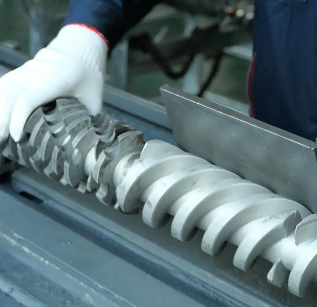 Carson a bhios loidhnichean dubha a’ nochdadh a-rithist is a-rithist san extruder? Bidh an artaigil seo a 'teagasg dhut mar a nì thu co-dhùnadh gu luath a bheil e air adhbhrachadh le duilgheadas leis a' bharaille no an sgriubha.